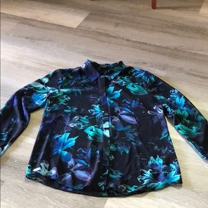 Like New Vince Camuto L/S blouse size Small